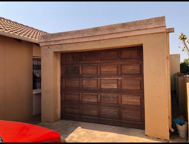 3 BEDROOM HOUSE FOR SALE IN ROSSLYN